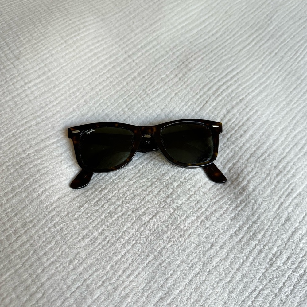 Ray-Ban Original Wayfarer Sunglasses in Brown Tortoiseshell